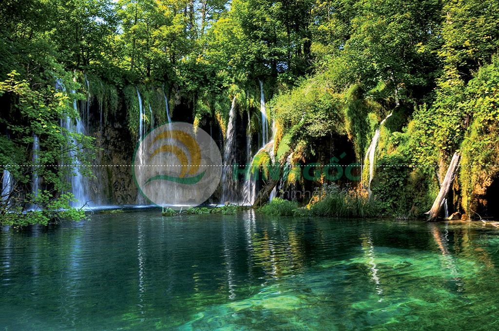Hình ảnh phong cảnh sơn thủy thác nước chảy trên núi-imagestock-0153