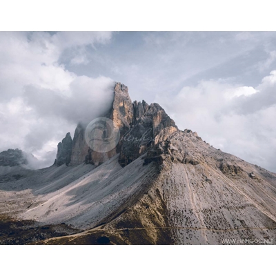 Hình phong cảnh sơn thủy ngọn núi và mây-Stck-299